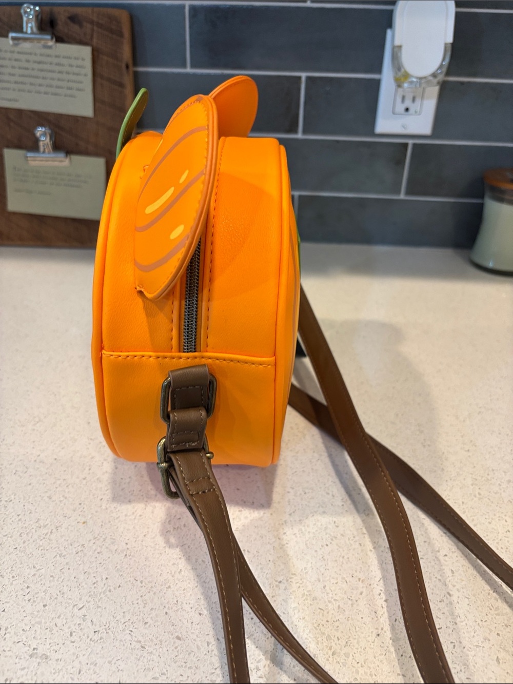 Disney Mickey Pumpkin Glow in Dark Crossbody Bag Soft Tag Loungefly nwt - Picture 4 of 6